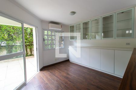 Casa de condomínio para alugar com 190m², 3 quartos e 3 vagasSala 2