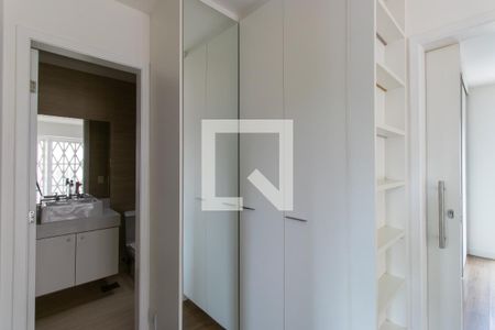 Casa de condomínio para alugar com 190m², 3 quartos e 3 vagasArmario Corredor superior