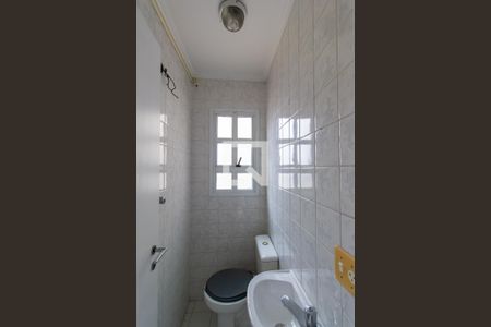 Casa de condomínio para alugar com 190m², 3 quartos e 3 vagasBanheiro Área de Serviço