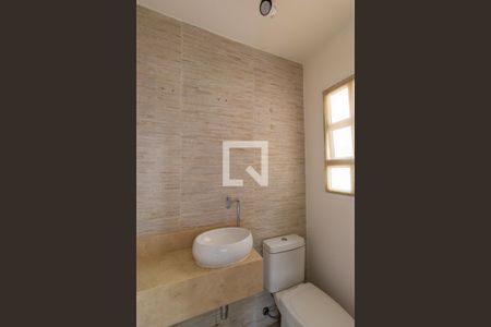 Casa de condomínio para alugar com 190m², 3 quartos e 3 vagasLavabo