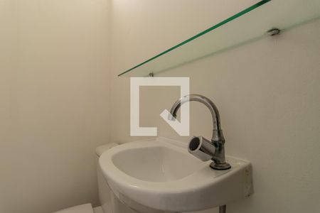 Casa de condomínio para alugar com 190m², 3 quartos e 3 vagasLavabo