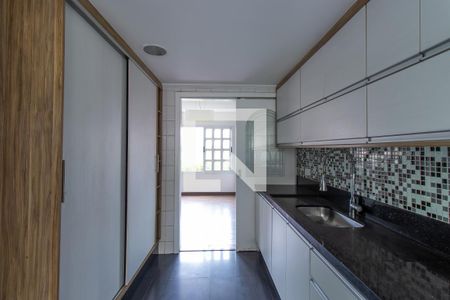 Casa de condomínio para alugar com 190m², 3 quartos e 3 vagasCozinha