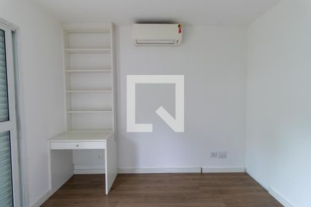 Casa de condomínio para alugar com 190m², 3 quartos e 3 vagasSuíte