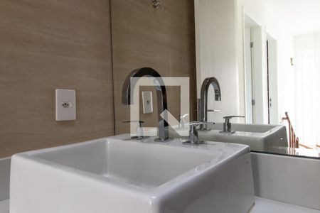 Casa de condomínio para alugar com 190m², 3 quartos e 3 vagasBanheiro superior