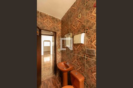 Casa à venda com 360m², 4 quartos e 6 vagas Casa à venda com 360m², 4 quartos e 6 vagasBanheiro da Suíte