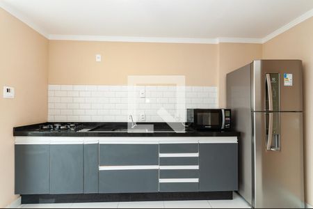 Cozinha de apartamento à venda com 2 quartos, 46m² em Parque Industrial Tomas Edson, São Paulo