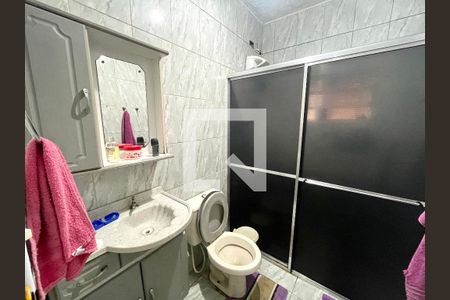 Casa à venda com 211m², 4 quartos e 3 vagas Casa à venda com 211m², 4 quartos e 3 vagasBanheiro Social