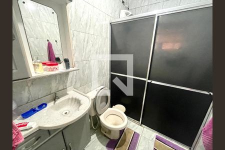 Casa à venda com 211m², 4 quartos e 3 vagas Casa à venda com 211m², 4 quartos e 3 vagasBanheiro Social