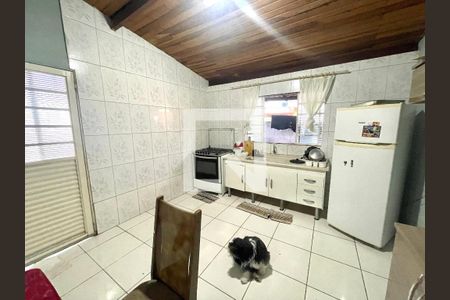 Casa à venda com 211m², 4 quartos e 3 vagas Casa à venda com 211m², 4 quartos e 3 vagasCozinha