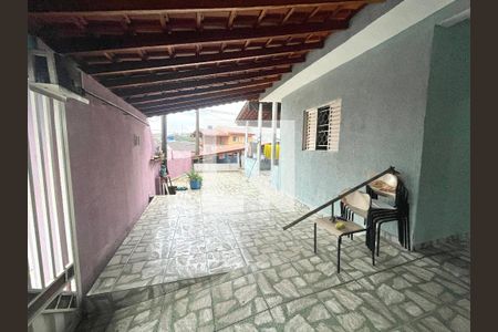 Casa à venda com 211m², 4 quartos e 3 vagas Casa à venda com 211m², 4 quartos e 3 vagasGaragem/Quintal