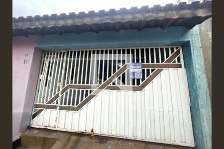 Casa à venda com 211m², 4 quartos e 3 vagas Casa à venda com 211m², 4 quartos e 3 vagasFachada