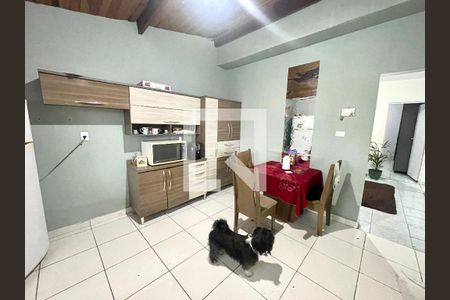Casa à venda com 211m², 4 quartos e 3 vagas Casa à venda com 211m², 4 quartos e 3 vagasCozinha