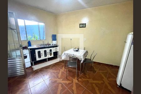 Casa à venda com 211m², 4 quartos e 3 vagas Casa à venda com 211m², 4 quartos e 3 vagasCozinha - casa 2