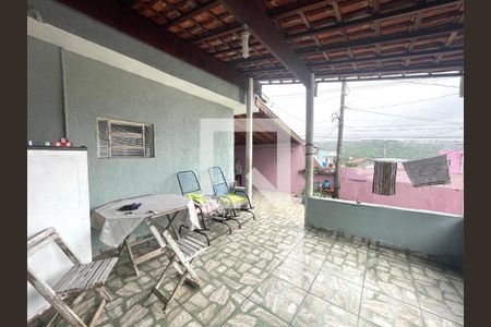 Casa à venda com 211m², 4 quartos e 3 vagas Casa à venda com 211m², 4 quartos e 3 vagasÁrea de Churrasqueira