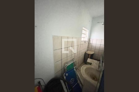 Casa à venda com 211m², 4 quartos e 3 vagas Casa à venda com 211m², 4 quartos e 3 vagasBanheiro da Suíte