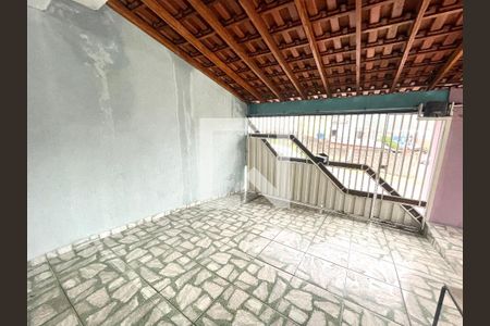 Casa à venda com 211m², 4 quartos e 3 vagas Casa à venda com 211m², 4 quartos e 3 vagasGaragem/Quintal