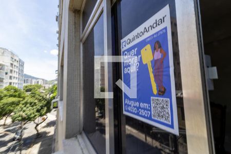 Apartamento à venda com 77m², 2 quartos e 1 vagaPlaca