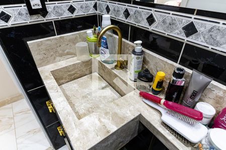 Apartamento para alugar com 55m², 2 quartos e sem vagaBanheiro