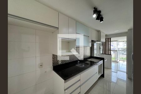 Apartamento para alugar com 156m², 4 quartos e 3 vagas Apartamento para alugar com 156m², 4 quartos e 3 vagasCozinha e Área de Serviço