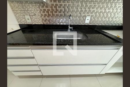 Apartamento para alugar com 156m², 4 quartos e 3 vagas Apartamento para alugar com 156m², 4 quartos e 3 vagasCozinha e Área de Serviço