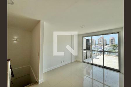 Apartamento para alugar com 156m², 4 quartos e 3 vagas Apartamento para alugar com 156m², 4 quartos e 3 vagasSala (Segundo anda)