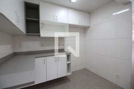 Apartamento para alugar com 71m², 2 quartos e 1 vagaCozinha