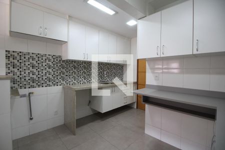 Apartamento para alugar com 71m², 2 quartos e 1 vagaCozinha