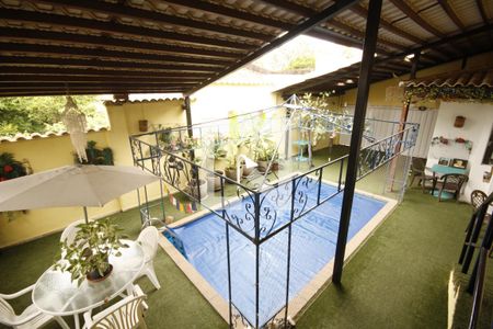 Casa à venda com 570m², 8 quartos e 2 vagasPiscina