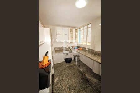 Casa à venda com 570m², 8 quartos e 2 vagascozinha 2