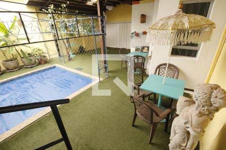 Casa à venda com 570m², 8 quartos e 2 vagasPiscina