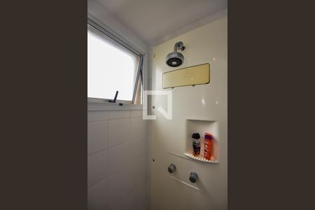 Apartamento à venda com 96m², 2 quartos e 2 vagas Apartamento à venda com 96m², 2 quartos e 2 vagasChuveiro do Banheiro