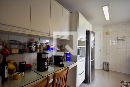 Apartamento à venda com 96m², 2 quartos e 2 vagas Apartamento à venda com 96m², 2 quartos e 2 vagasCozinha