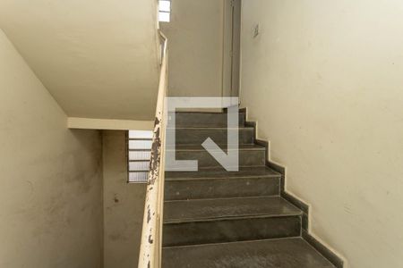 Apartamento para alugar com 75m², 2 quartos e sem vagaEscada do prédio