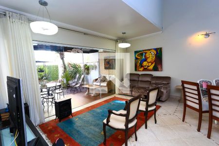 Sala de casa de condomínio à venda com 4 quartos, 340m² em Parque Monte Alegre, Taboão da Serra