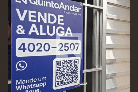 Casa à venda com 300m², 2 quartos e sem vaga Casa à venda com 300m², 2 quartos e sem vagaFachada Placa XXXN-59