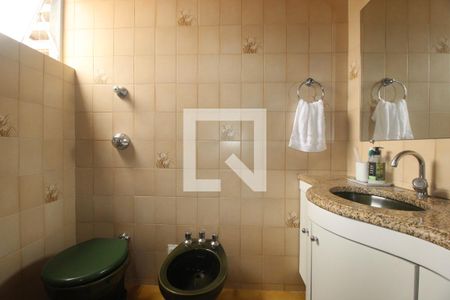 Apartamento à venda com 145m², 4 quartos e 2 vagasBanheiro 