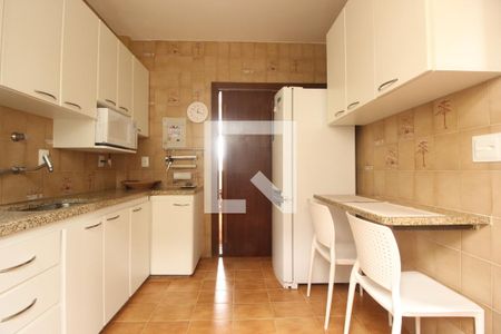 Apartamento à venda com 145m², 4 quartos e 2 vagasCozinha 