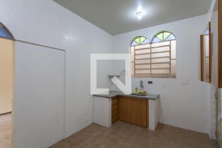 Casa à venda com 90m², 2 quartos e 2 vagas Casa à venda com 90m², 2 quartos e 2 vagasCozinha