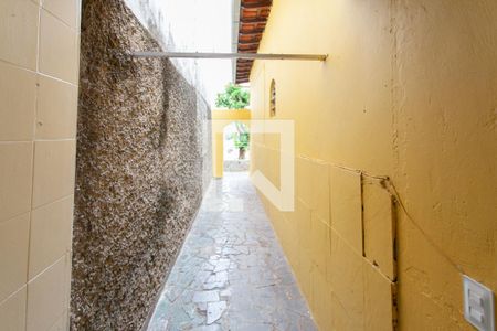 Casa à venda com 90m², 2 quartos e 2 vagas Casa à venda com 90m², 2 quartos e 2 vagasCorredor
