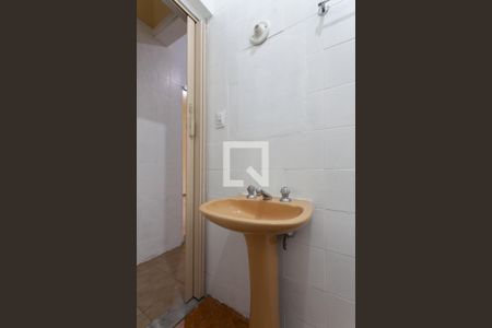 Casa à venda com 90m², 2 quartos e 2 vagas Casa à venda com 90m², 2 quartos e 2 vagasBanheiro Social