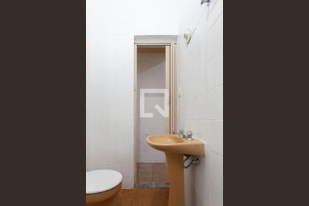 Casa à venda com 90m², 2 quartos e 2 vagas Casa à venda com 90m², 2 quartos e 2 vagasBanheiro Social
