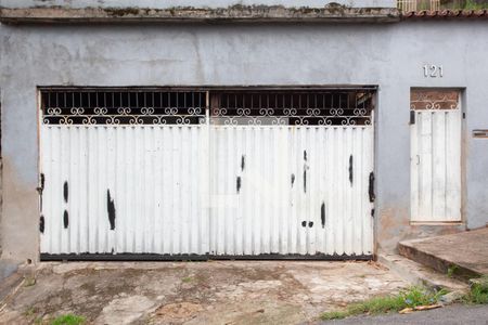 Casa à venda com 90m², 2 quartos e 2 vagas Casa à venda com 90m², 2 quartos e 2 vagasGaragem