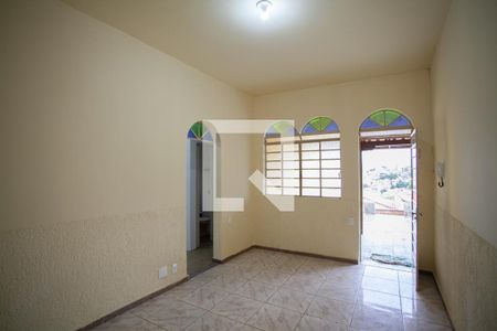 Sala de casa à venda com 2 quartos, 90m² em Santa Rosa, Belo Horizonte