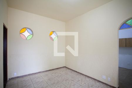 Sala de casa à venda com 2 quartos, 90m² em Santa Rosa, Belo Horizonte