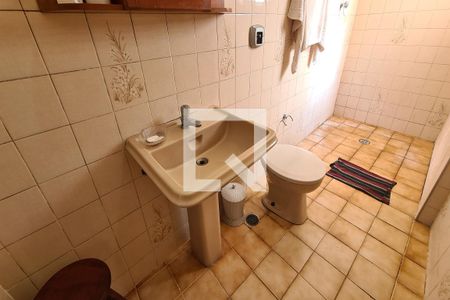 Casa de condomínio à venda com 220m², 3 quartos e 2 vagasBanheiro da Suíte