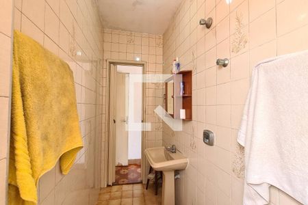 Casa de condomínio à venda com 220m², 3 quartos e 2 vagasBanheiro da Suíte