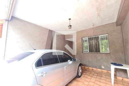 Casa de condomínio à venda com 220m², 3 quartos e 2 vagasGaragem