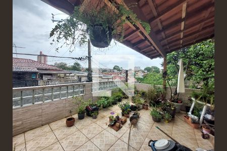 Casa à venda com 126m², 3 quartos e 2 vagas Casa à venda com 126m², 3 quartos e 2 vagasVaranda do Quarto 3