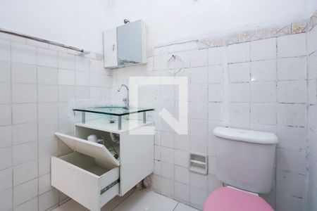 Casa para alugar com 80m², 2 quartos e sem vaga Casa para alugar com 80m², 2 quartos e sem vagaBanheiro