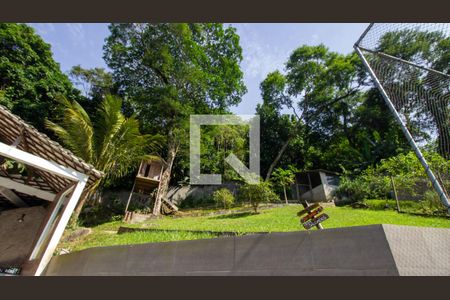 Casa de condomínio à venda com 350m², 5 quartos e 6 vagasQuintal